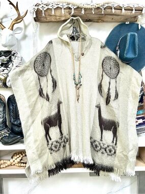 Alpaca dreamcatchers/llamas vintage poncho sweater w cottagecore cabin vibe